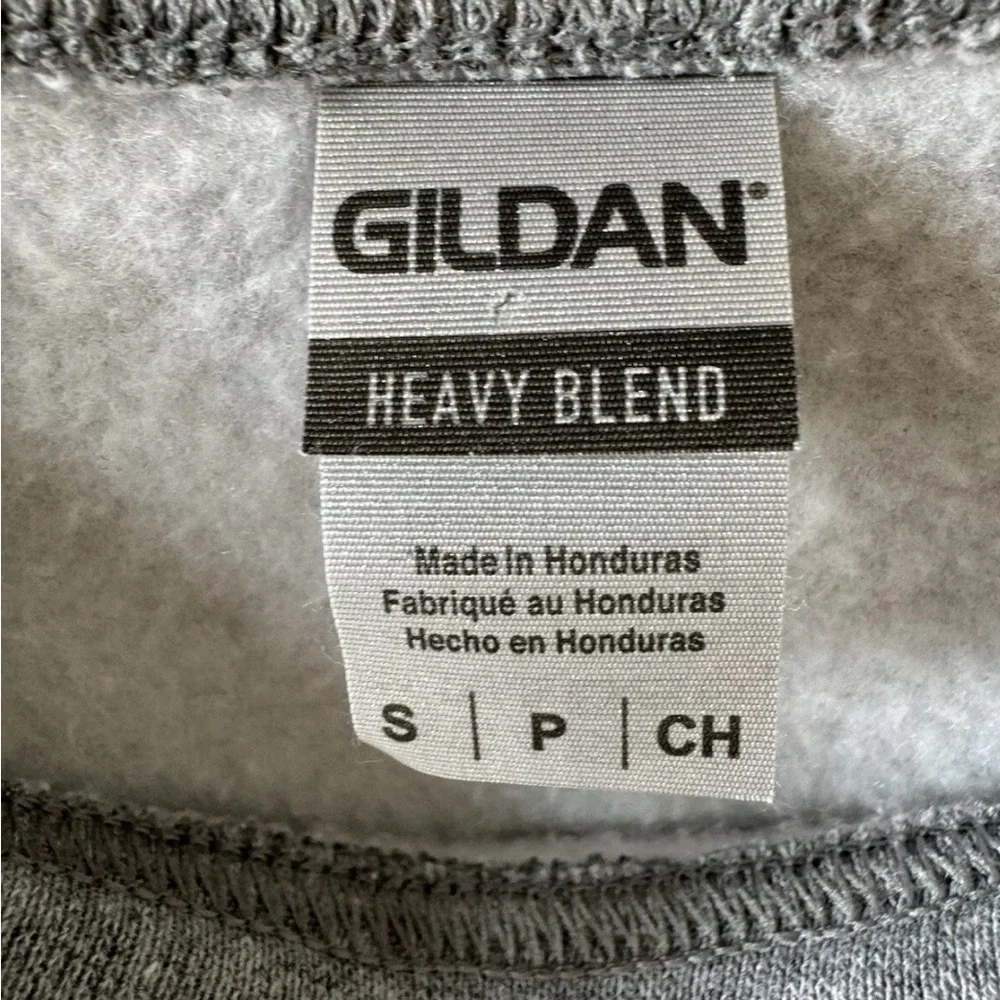 Madre Gildan Crewneck Sweatshirt Size Small Gray with Pink Letters - Picture 4 of 4